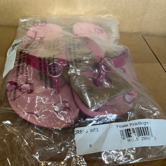 NWT COACH Zayn Flip Flop w Cherry Print SIZE 6 Limited Edition AUTHENTIC - Picture 3 of 11